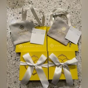 Kendra Scott Gift Wrap Bundle